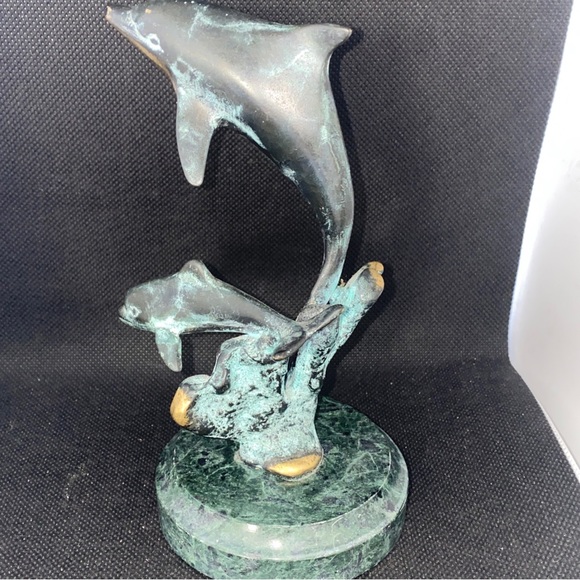 SPI DOLPHINS SCULPTURE METAL BRASS ON GREEN MARPLE VINTAGE - Picture 5 of 6